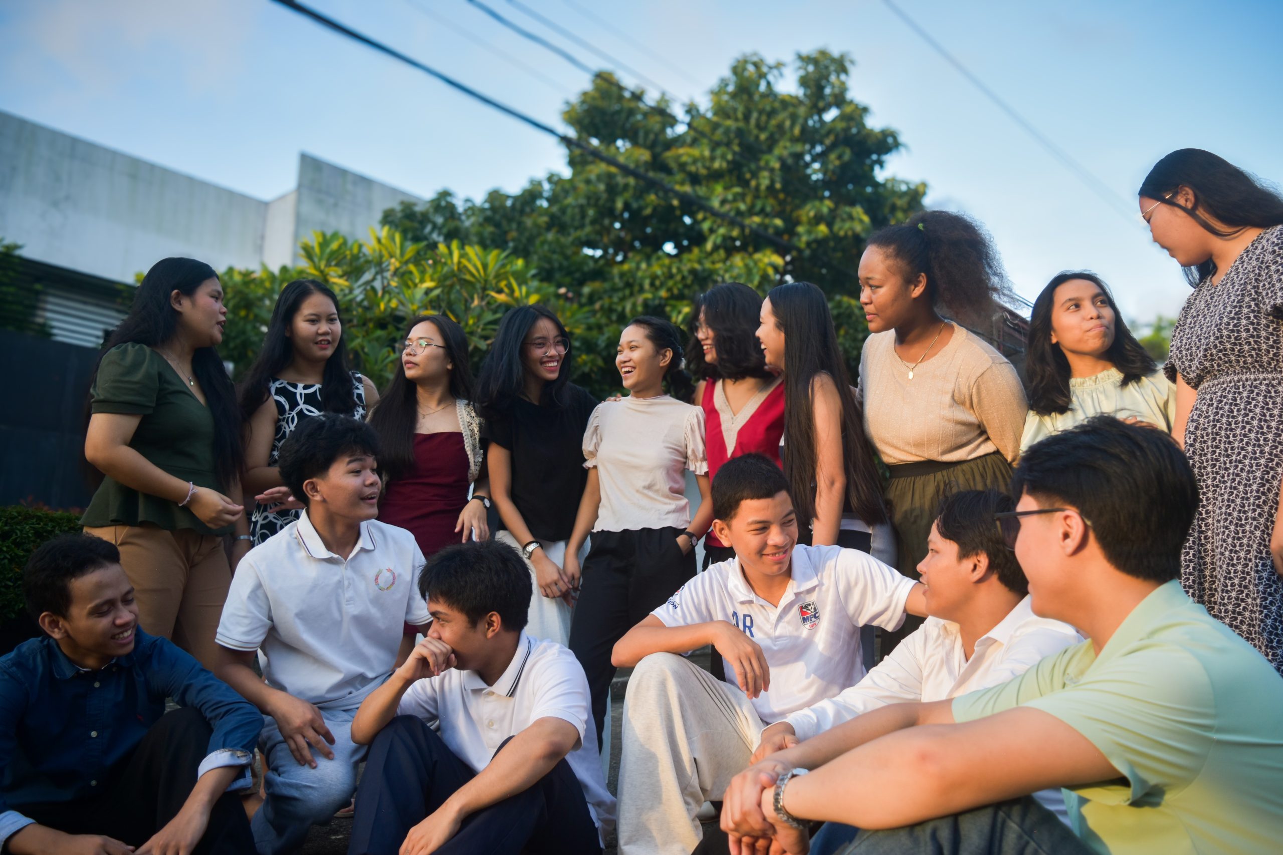 Young people supported by ACAY, in France and in the Philippines